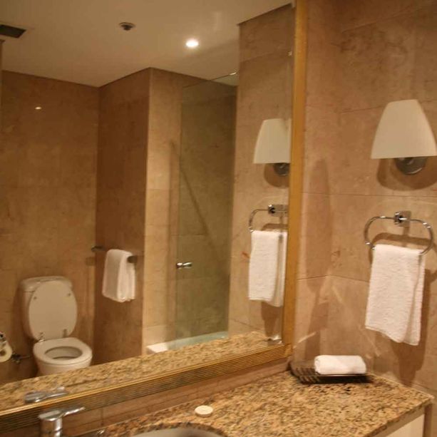 luxury bathroom